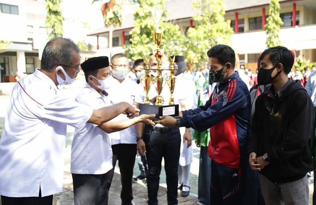 Tim Karate SMK-SMTI Makassar Meraih Prestasi pada LEMKARI