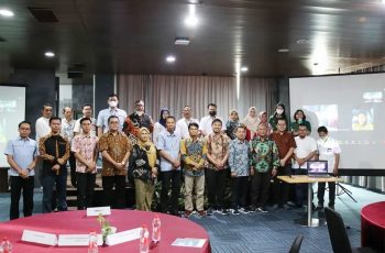 TEMU INDUSTRI “Menjalin Kerjasama Dalam Mengembangkan Kompetesi Sumber Daya Manusia Industri SMK SMTI Makassar